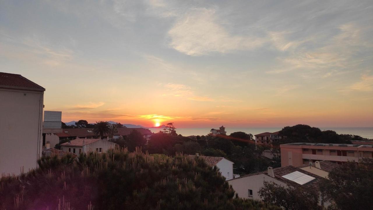 Appartement Lumineux Vue Mer Fréjus المظهر الخارجي الصورة